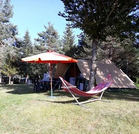 Et Mobil Homes Dans La Montagne Au Les Sapins * Camurac