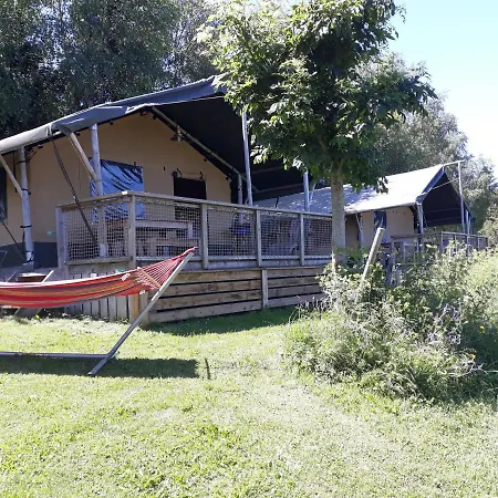 Et Mobil Homes Dans La Montagne Au Les Sapins Campingplatz Camurac