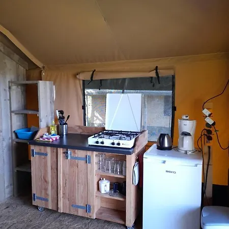 مكان تخييم Et Mobil Homes Dans La Montagne Au Les Sapins Camurac