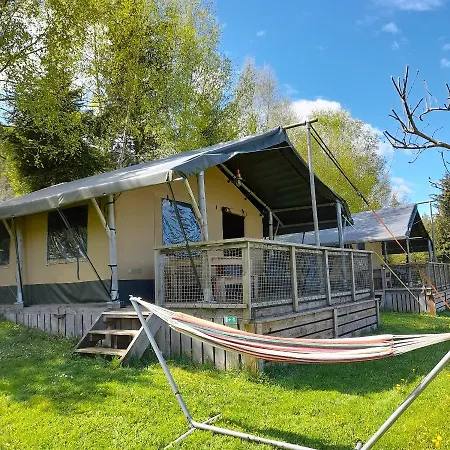 Et Mobil Homes Dans La Montagne Au Les Sapins Campingplatz