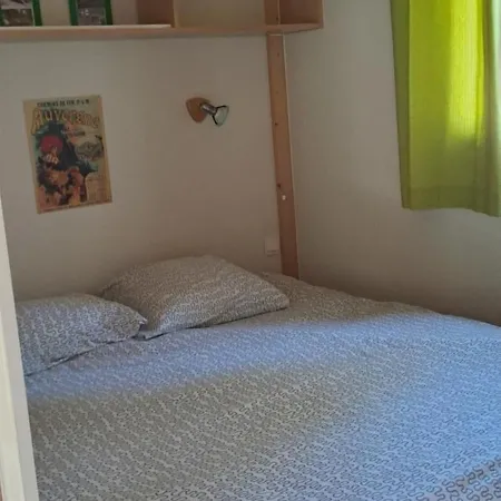 Camping Et Mobil Homes Dans La Montagne Au Les Sapins *