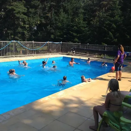 Campingplatz Et Mobil Homes Dans La Montagne Au Les Sapins Camurac
