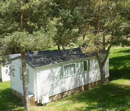 Et Mobil Homes Dans La Montagne Au Les Sapins Camurac