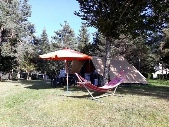 Et Mobil Homes Dans La Montagne Au Les Sapins * Camurac