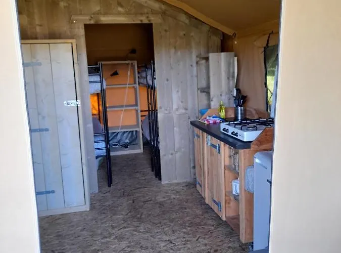 Et Mobil Homes Dans La Montagne Au Les Sapins Camurac