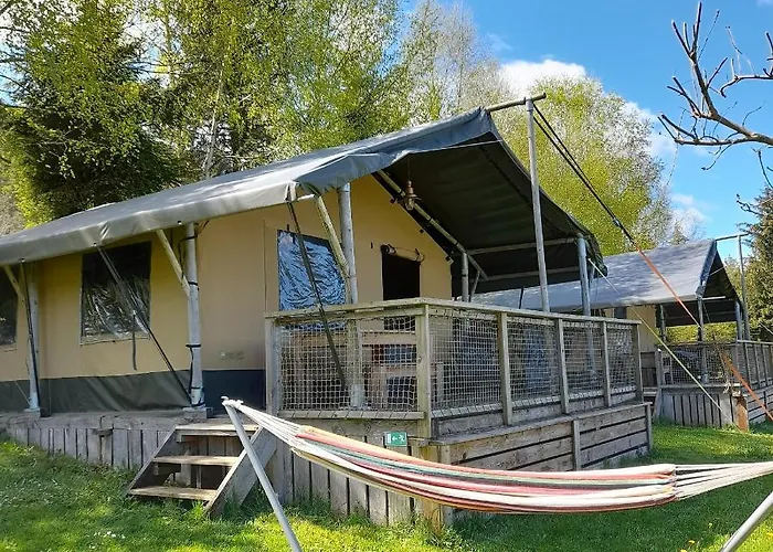 Et Mobil Homes Dans La Montagne Au Les Sapins مكان تخييم