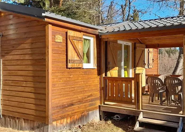 Et Mobil Homes Dans La Montagne Au Les Sapins مكان تخييم