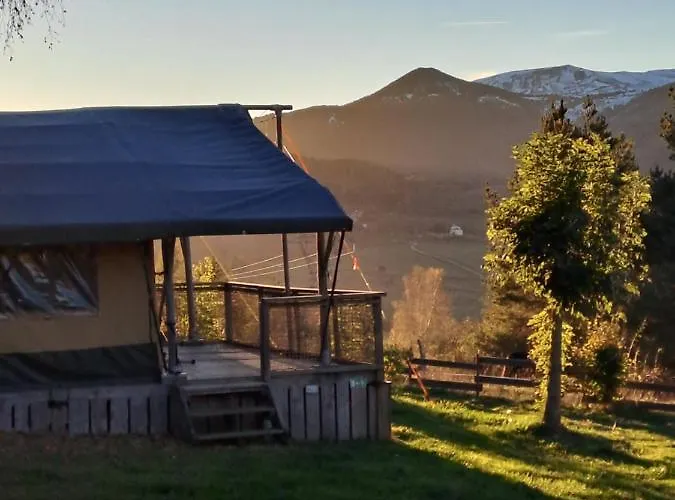 Et Mobil Homes Dans La Montagne Au Les Sapins مكان تخييم *